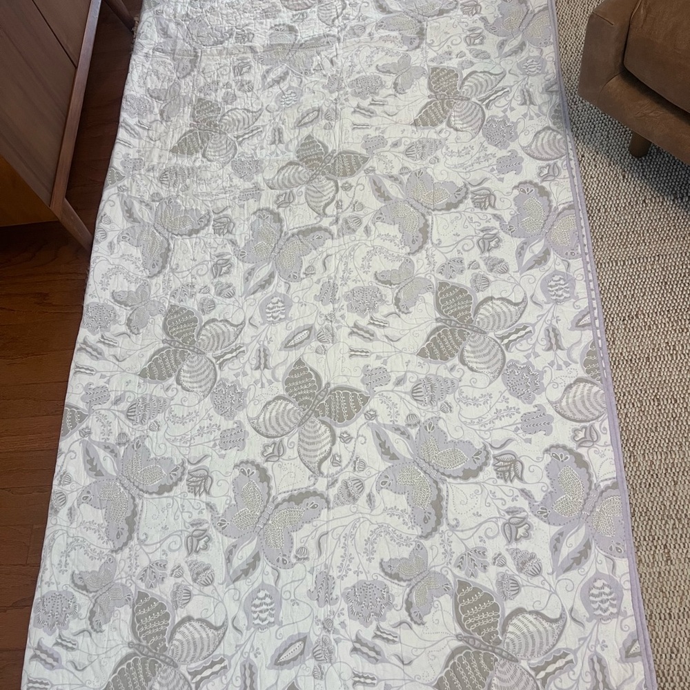 Pottery Barn Kids Butterfly/Floral Patterned Quilt (Full/Queen)